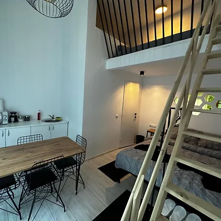 Ana 2 Untold * Κλουζ-Ναπόκα