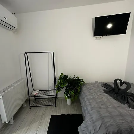 Ana 2 Untold * Κλουζ-Ναπόκα