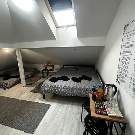 Ana 2 Untold Πανσιόν *